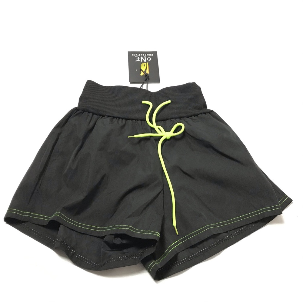 One Above Another Womens Size US XXS Shorts Active